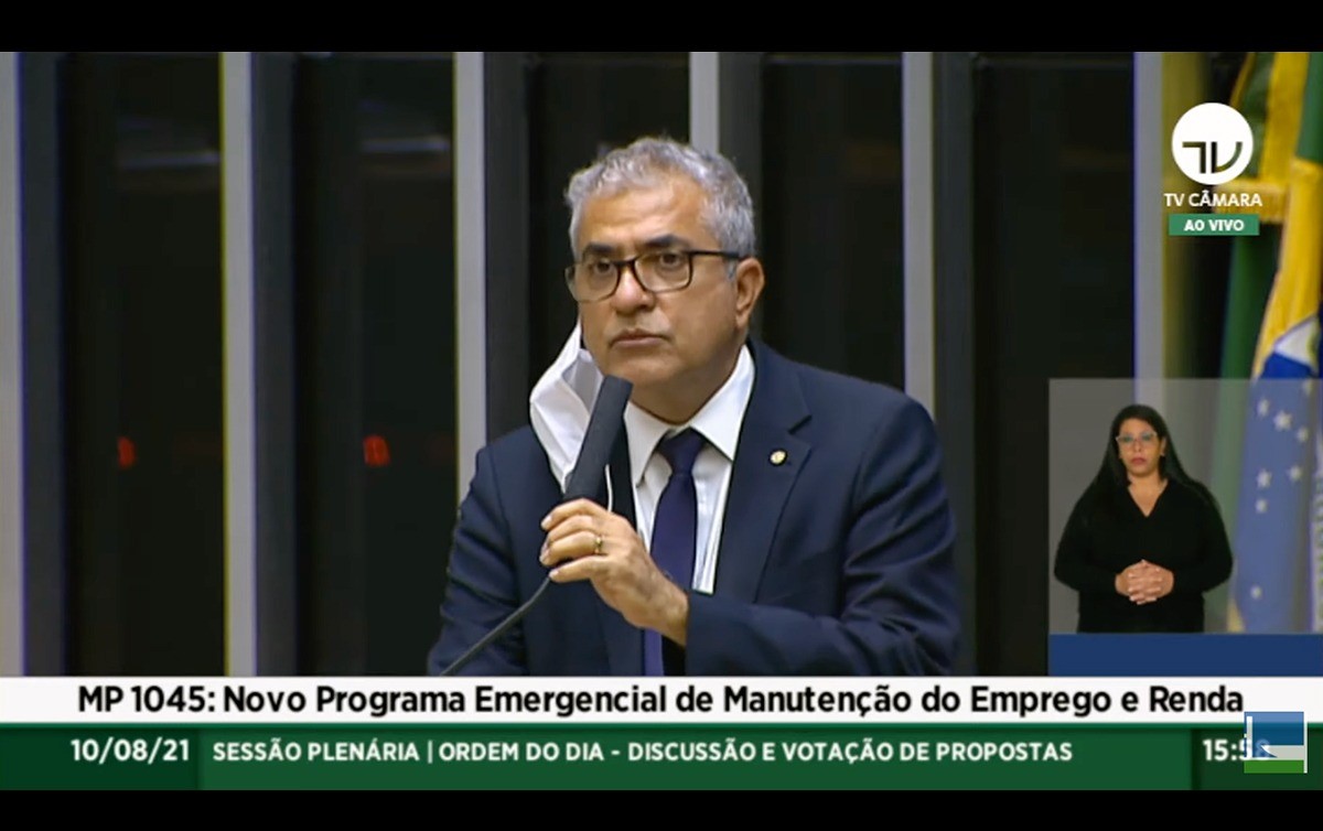Câmara aprova MP de redução de jornada e salário, que incluiu 'minirreforma' trabalhista